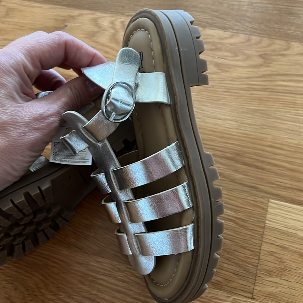 NWT Gap Kids Fisherman Sandals - Picture 3 of 4